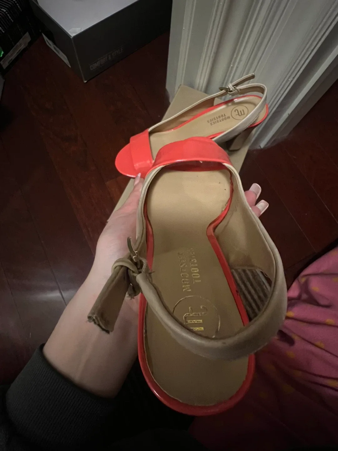 Modest Coral Heels - Size 8 image indicator(2)