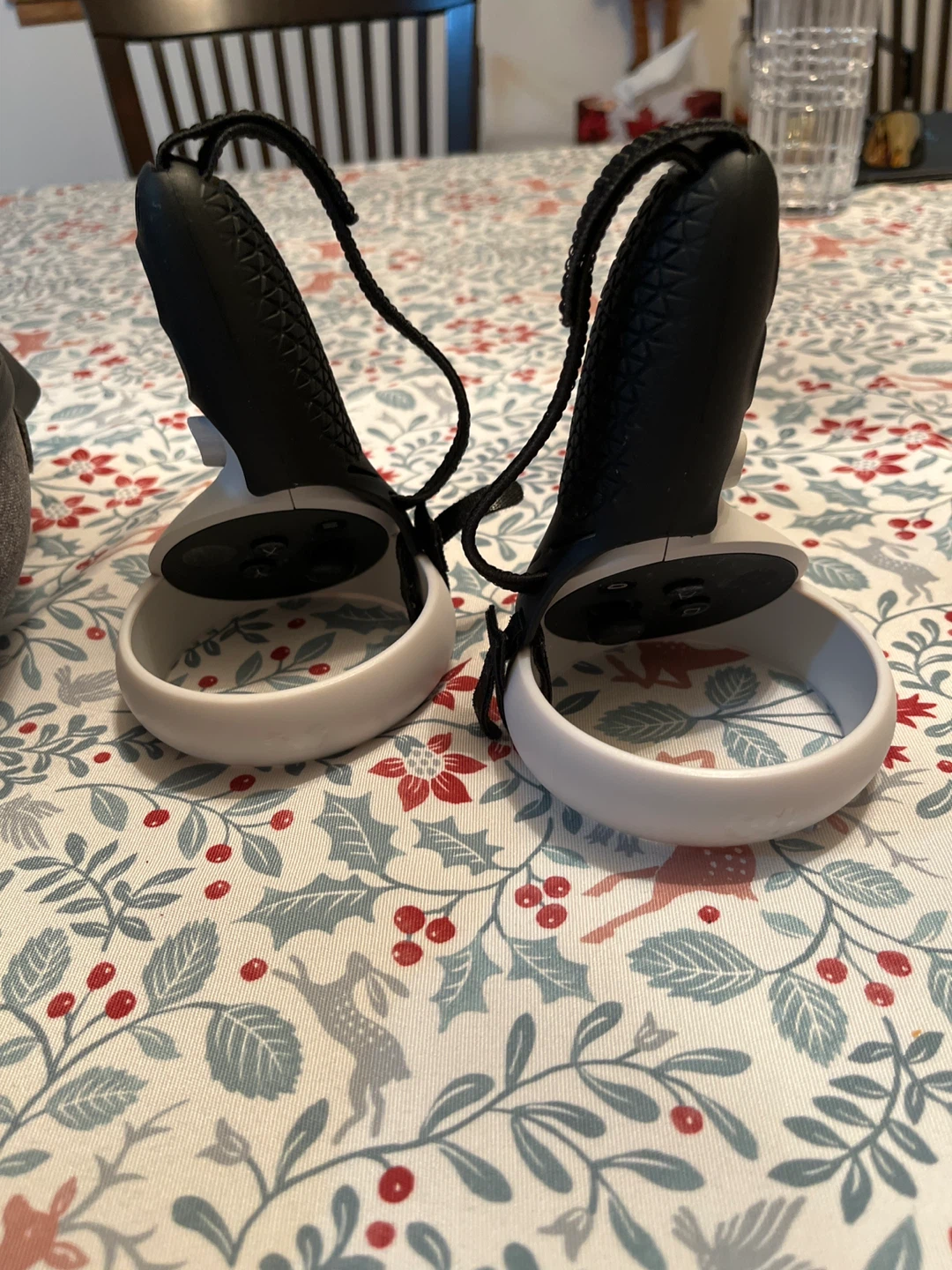 Oculus Quest 2 VR Headset with accessories - photo 2