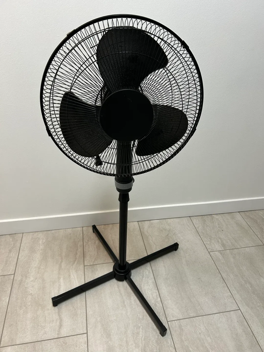 Pedestal fan