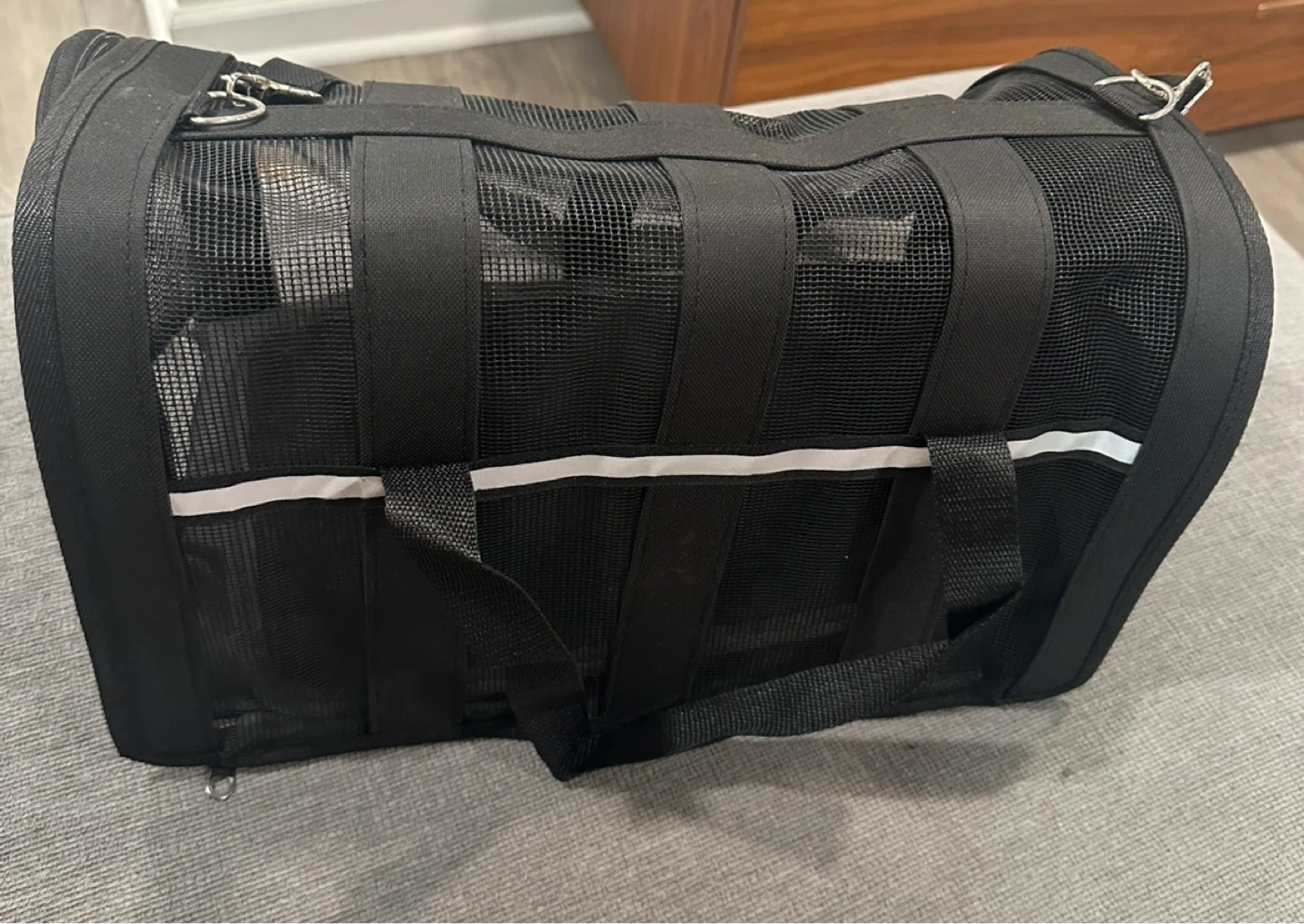 Black Pet Carrier - Like New! - photo 3