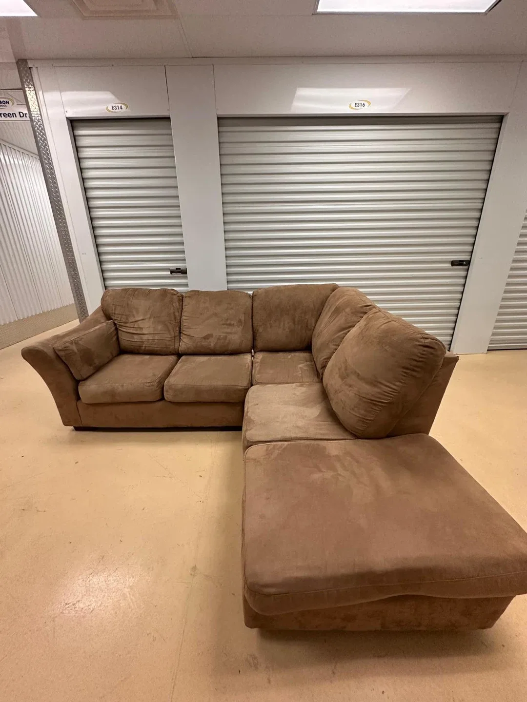 Brown Sectional Sofa with Ottoman image indicator(4)