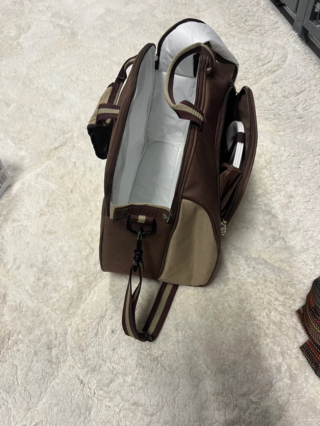 Pic-Nic Brown & Beige Cooler Bag image indicator(4)