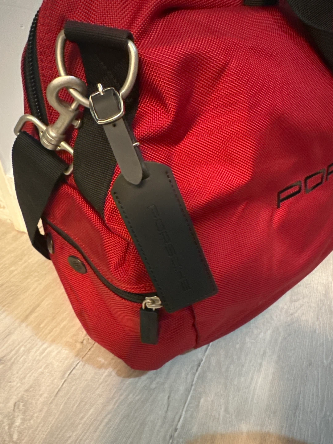 (Boxing Day Sale) Porsche Red Duffle Bag - photo 3
