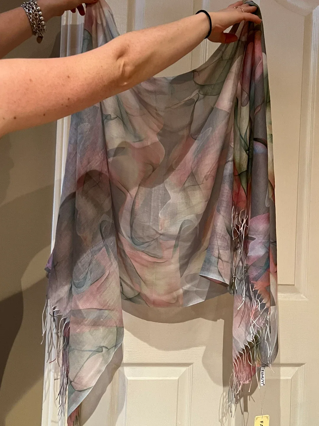 TAMUYI Floral Scarf with Fringes image indicator(2)