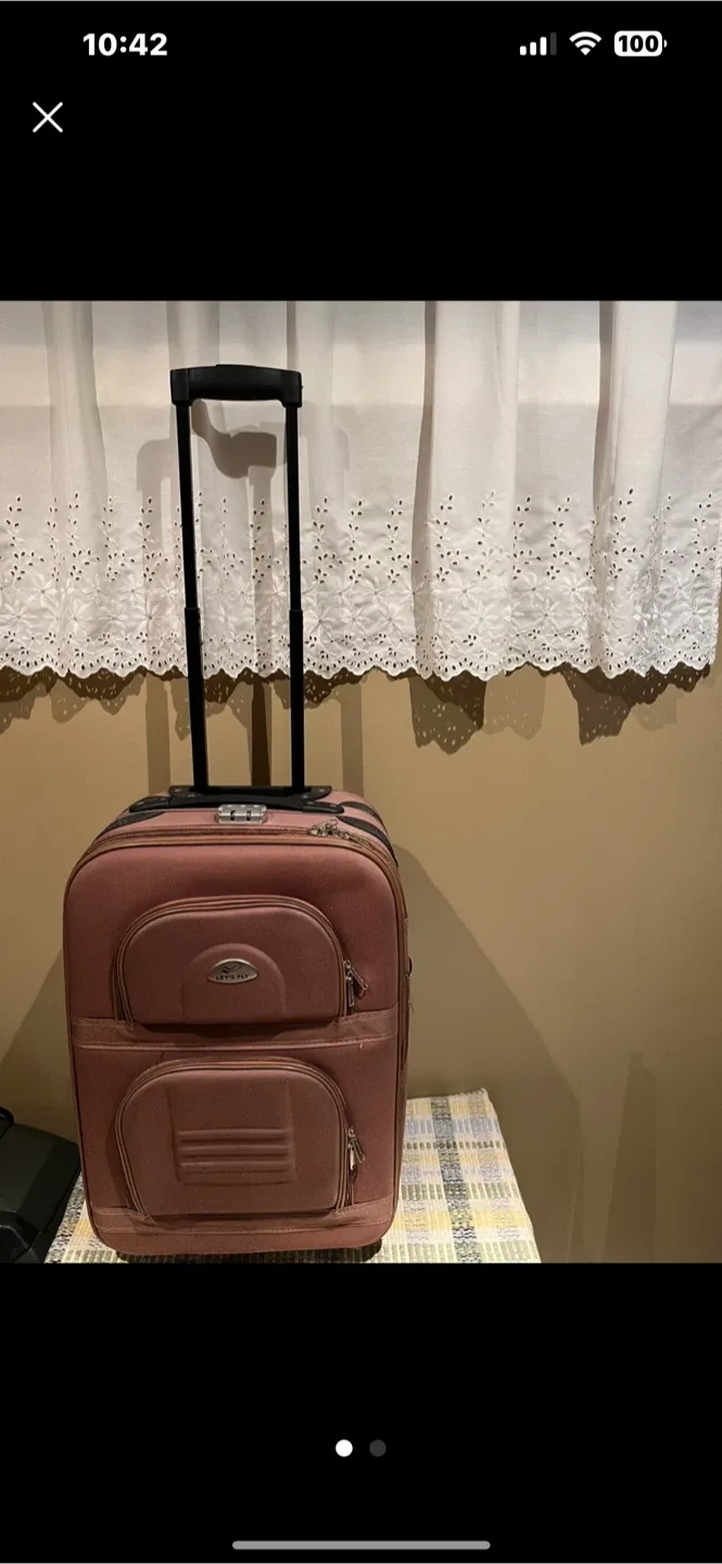 Rolling Suitcase - Mauve