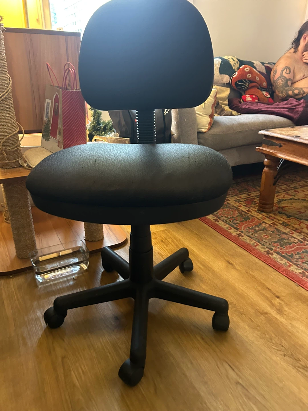 FREE Black Office Chair - photo 2