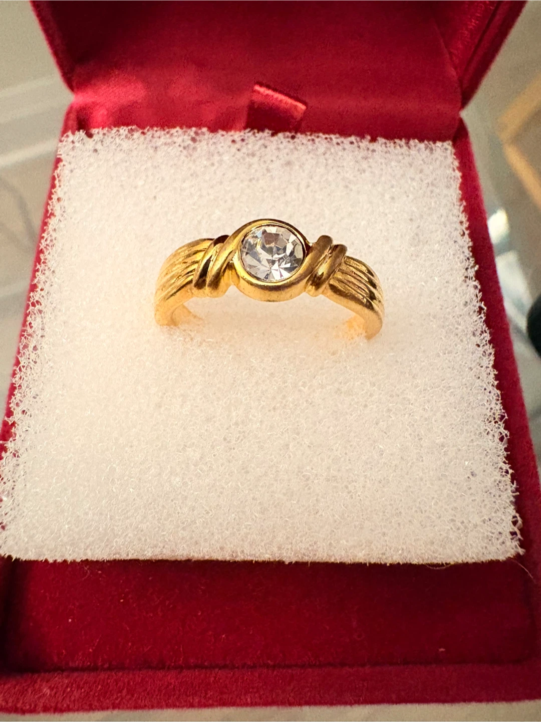 Brand new 18k platedRing with cubic  Stone, Size 7 - photo 2