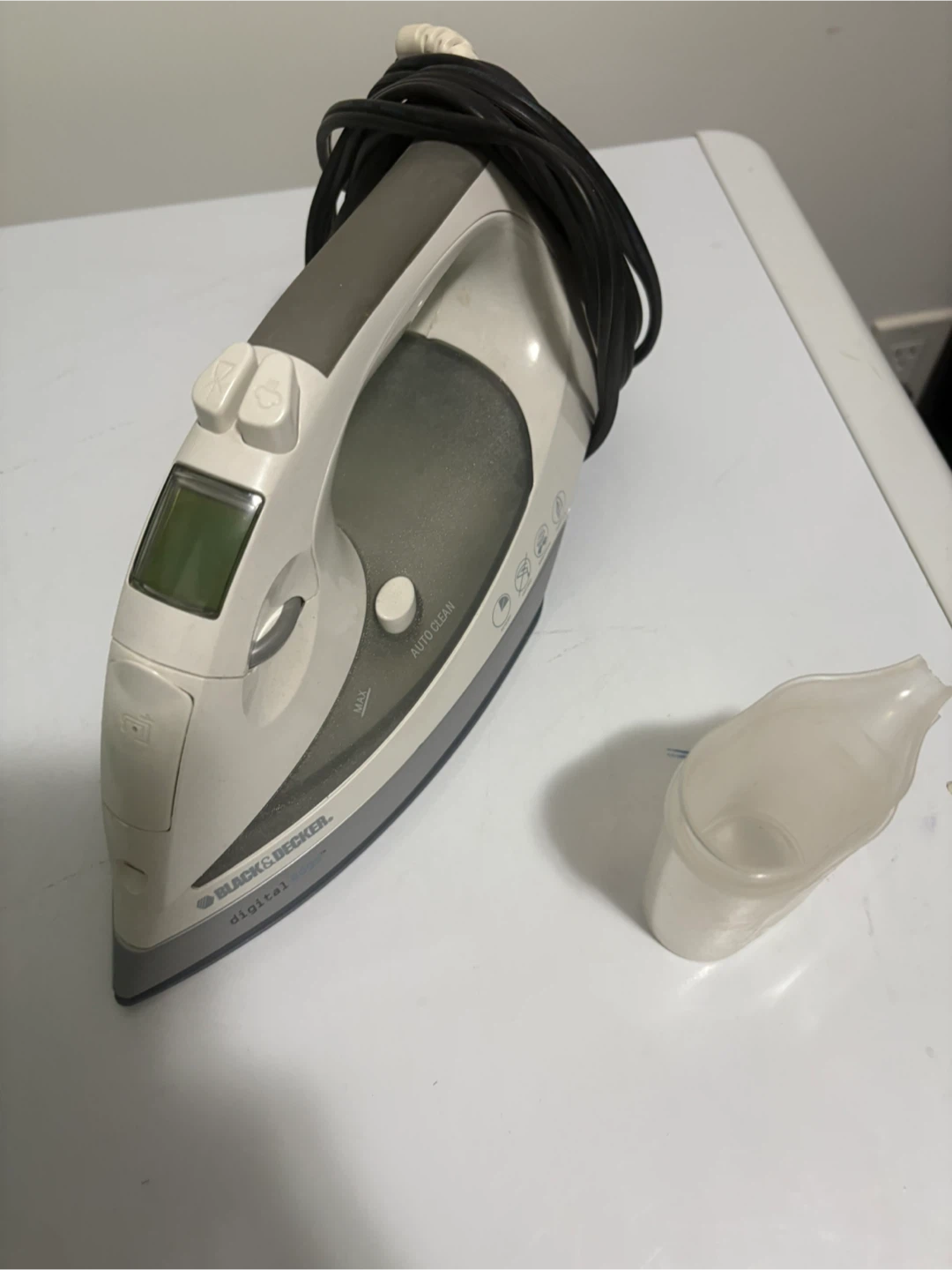 Black & Decker Digital Edge Iron - photo 2