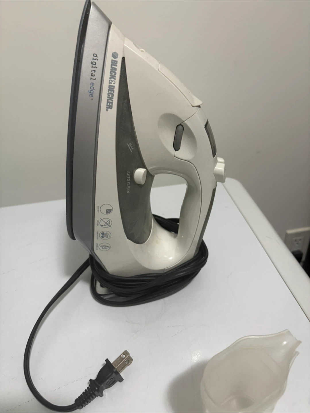 Black & Decker Digital Edge Iron - photo 3