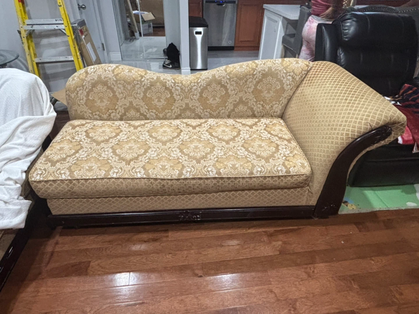 Golden Chair Set - photo 3