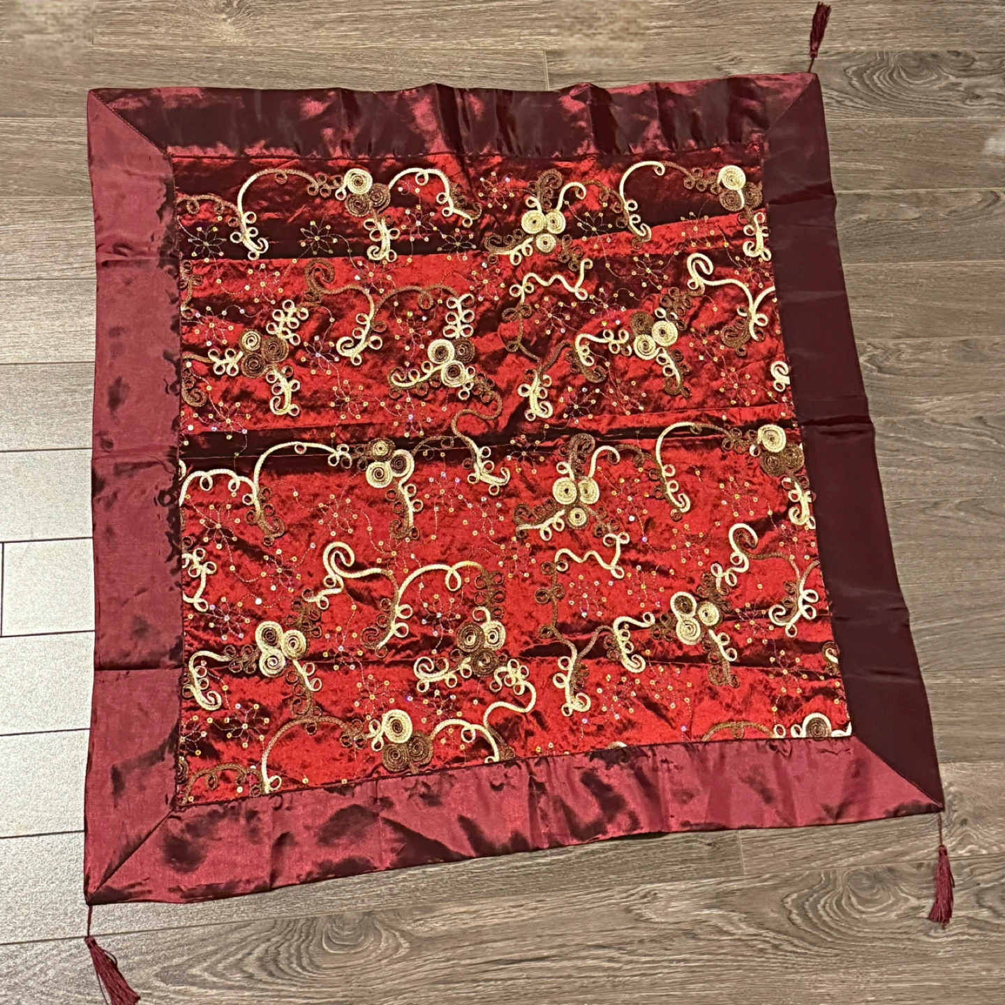 Decorative Burgundy Table Overlays - photo 2