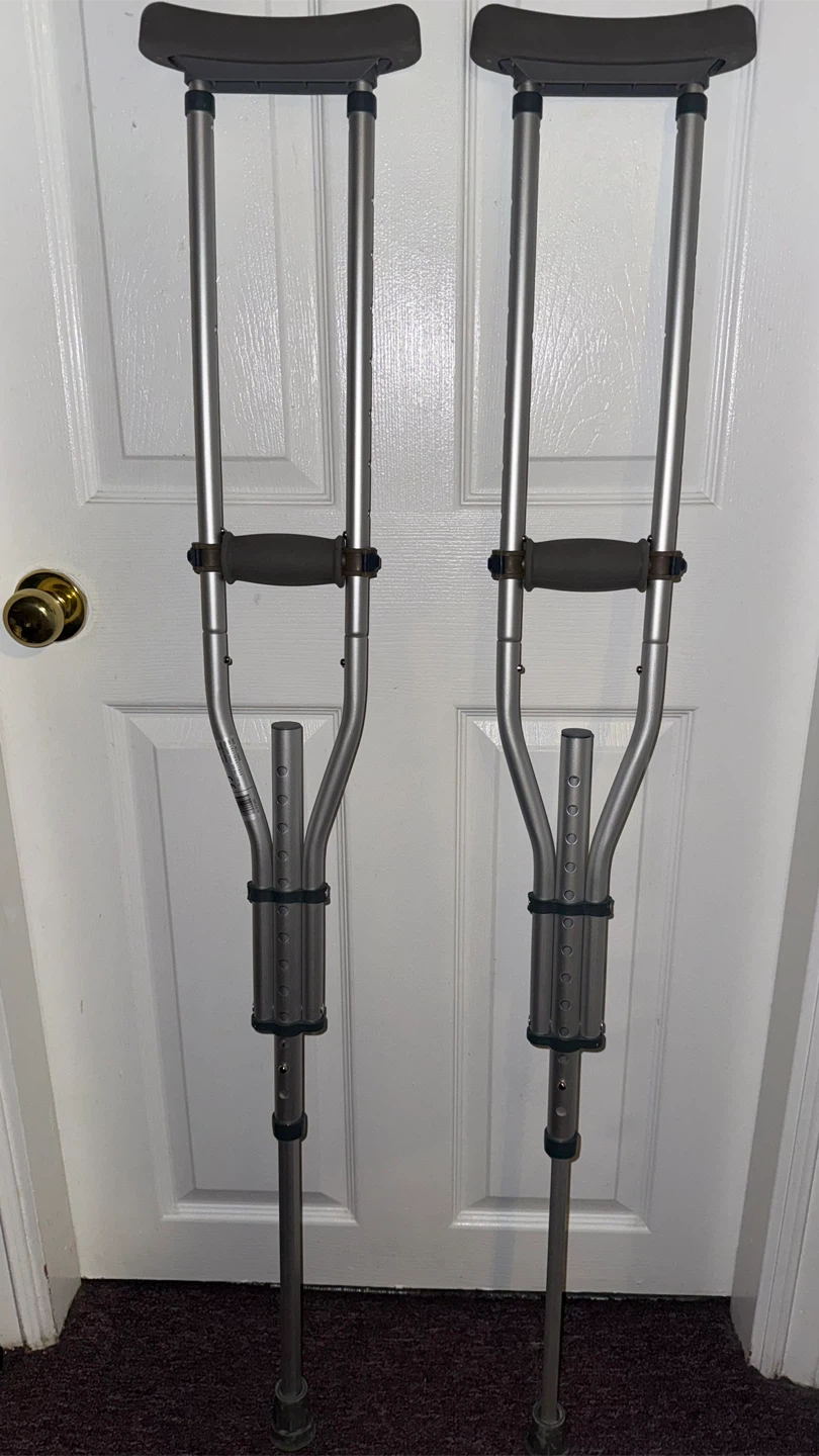 Adjustable Aluminum Crutches