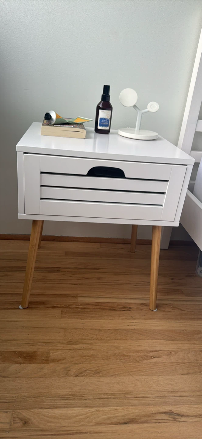 Bed Frame & White Nightstands - photo 2