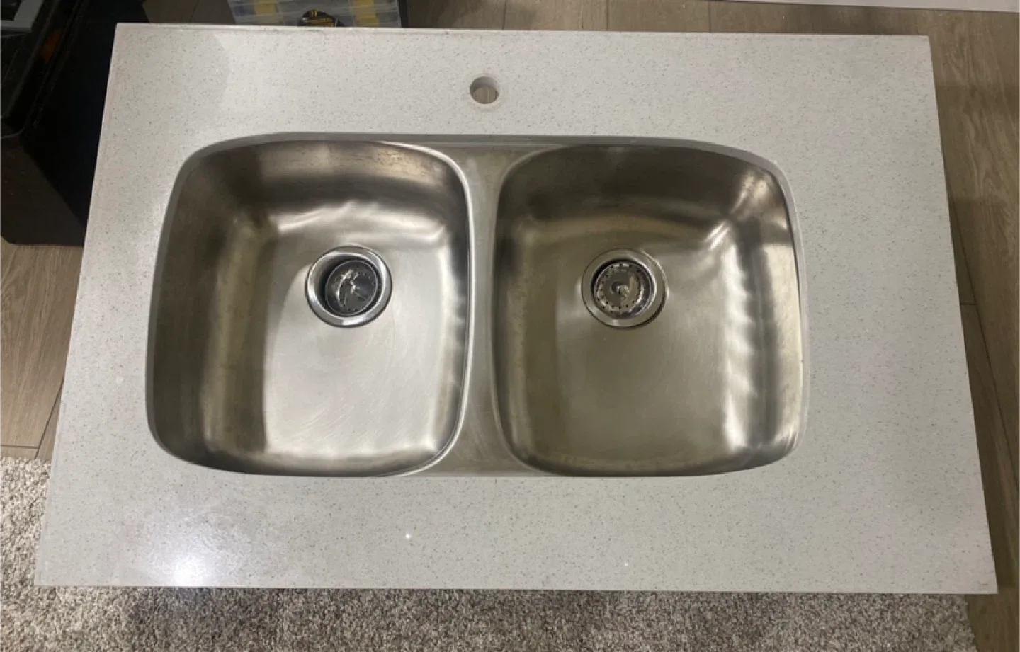 Double Stainless Steel Sink and granite countertop