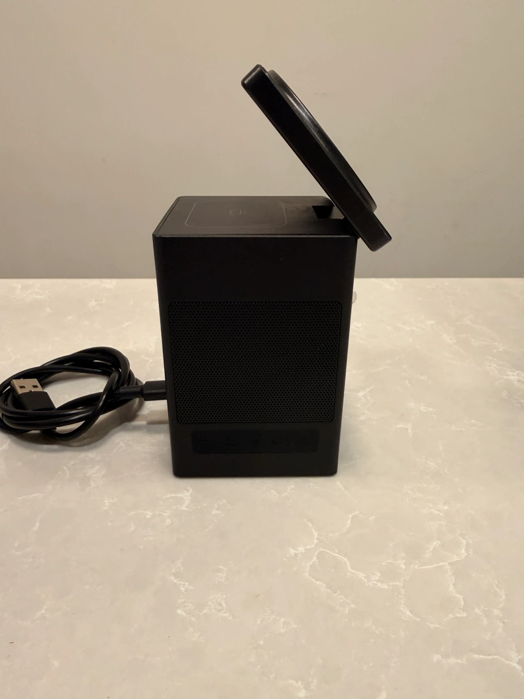 3-in-1 MagSafe Charger for iPhone, AirPods, Apple Watch - photo 3