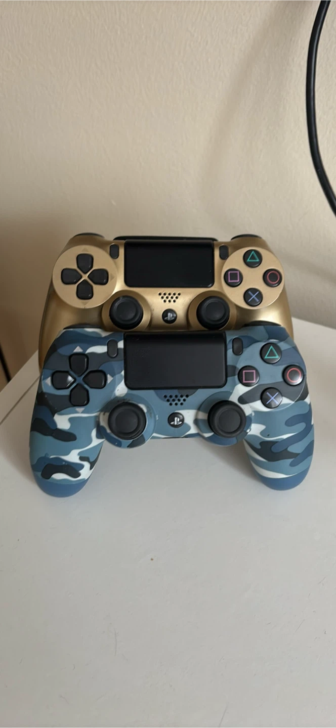 PS4 Controllers & PS4 Pro Console - photo 2