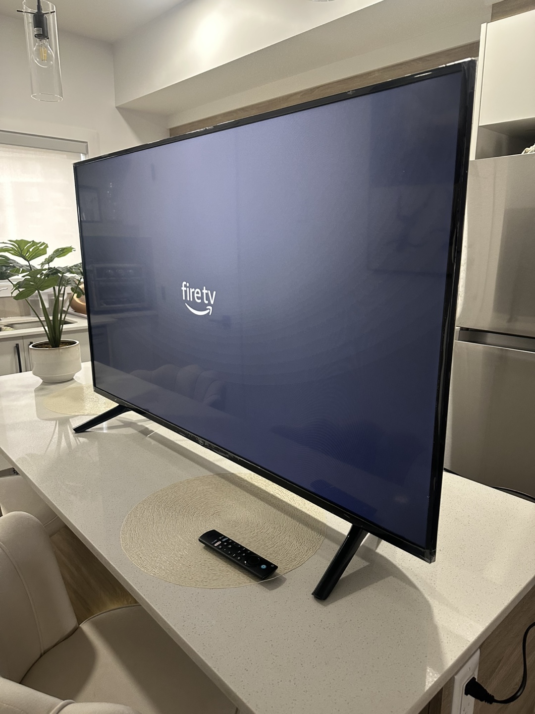 Like New 50" Hisense Fire TV (2025 Model– With Box &Accessories - photo 4