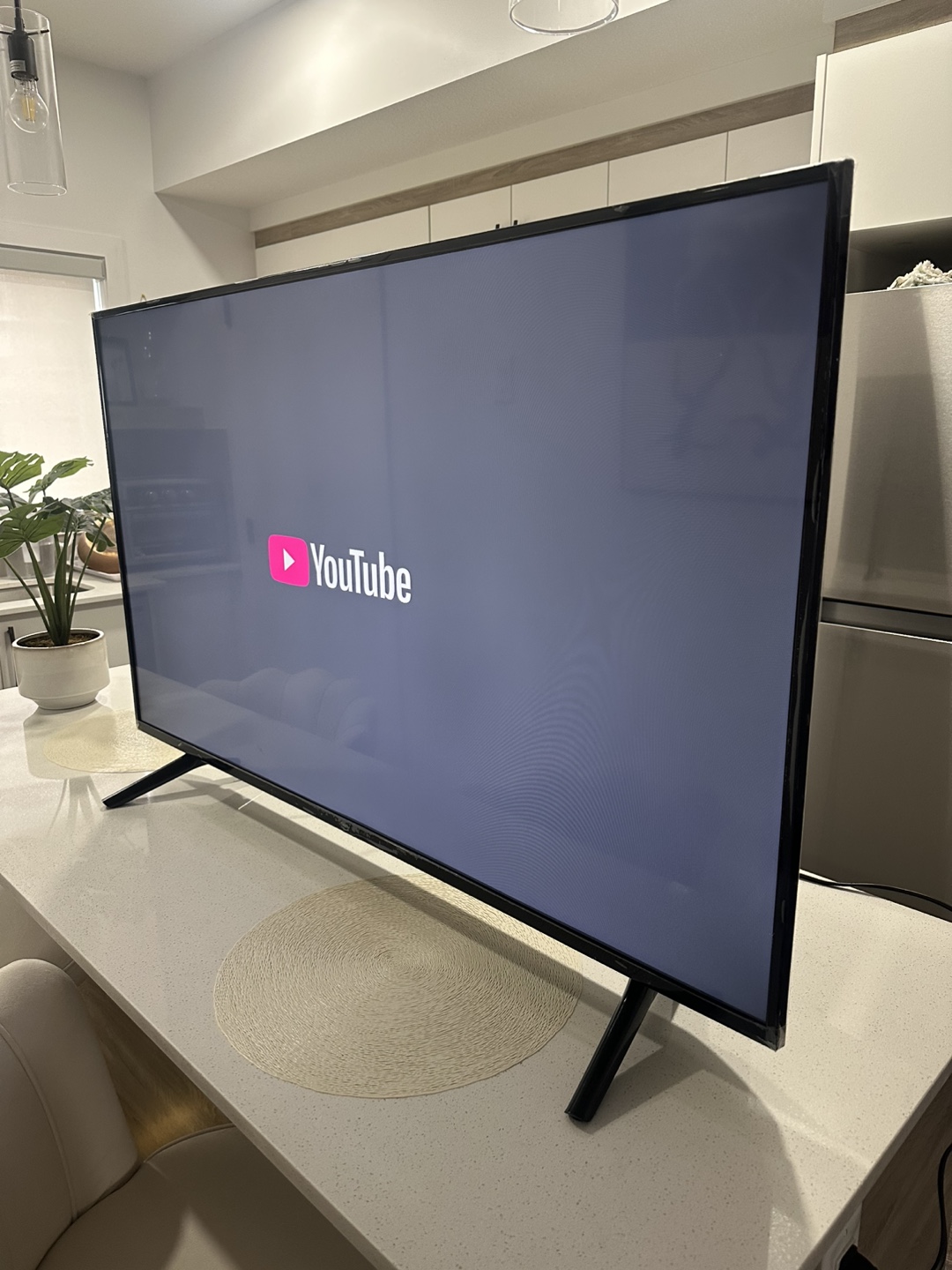Like New 50" Hisense Fire TV (2025 Model– With Box &Accessories - photo 5