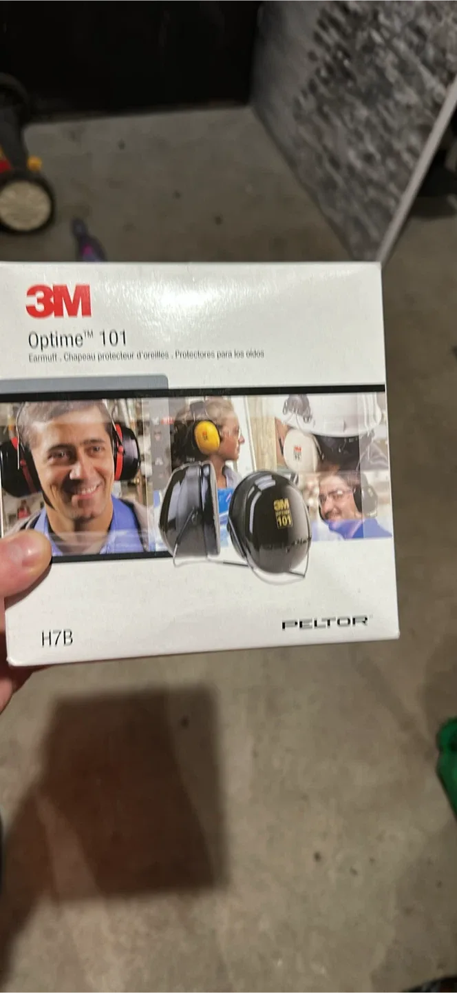 3M Peltor Optime 101 Earmuffs - New in Box!