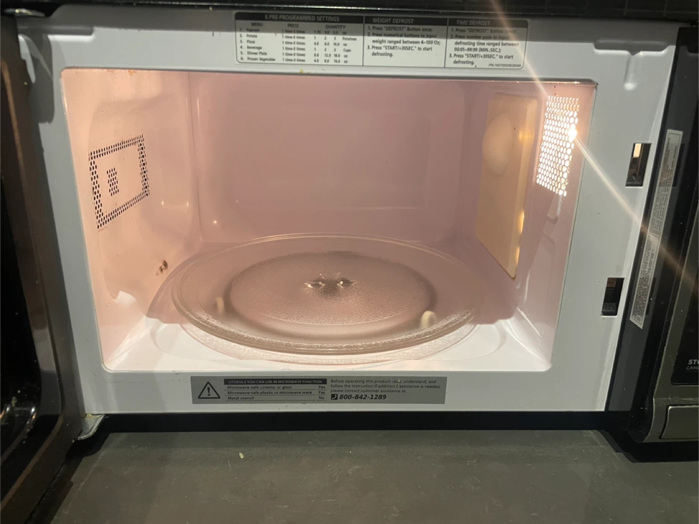 Black+Decker Microwave - photo 2