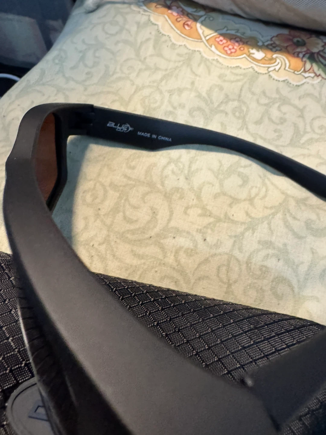 Blue Cut Sunglasses with Case - Polarized - photo 3