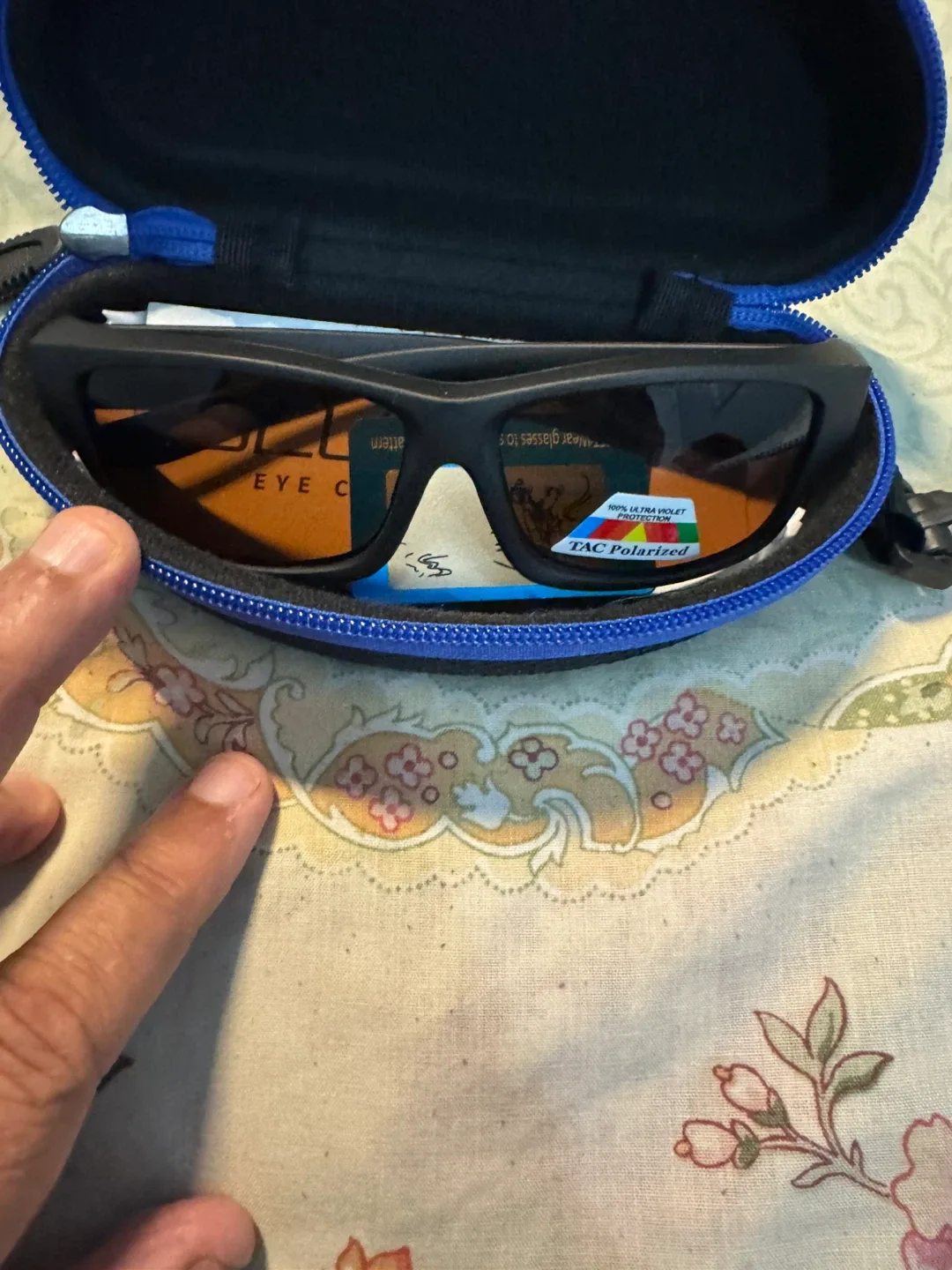 Blue Cut Sunglasses with Case - Polarized