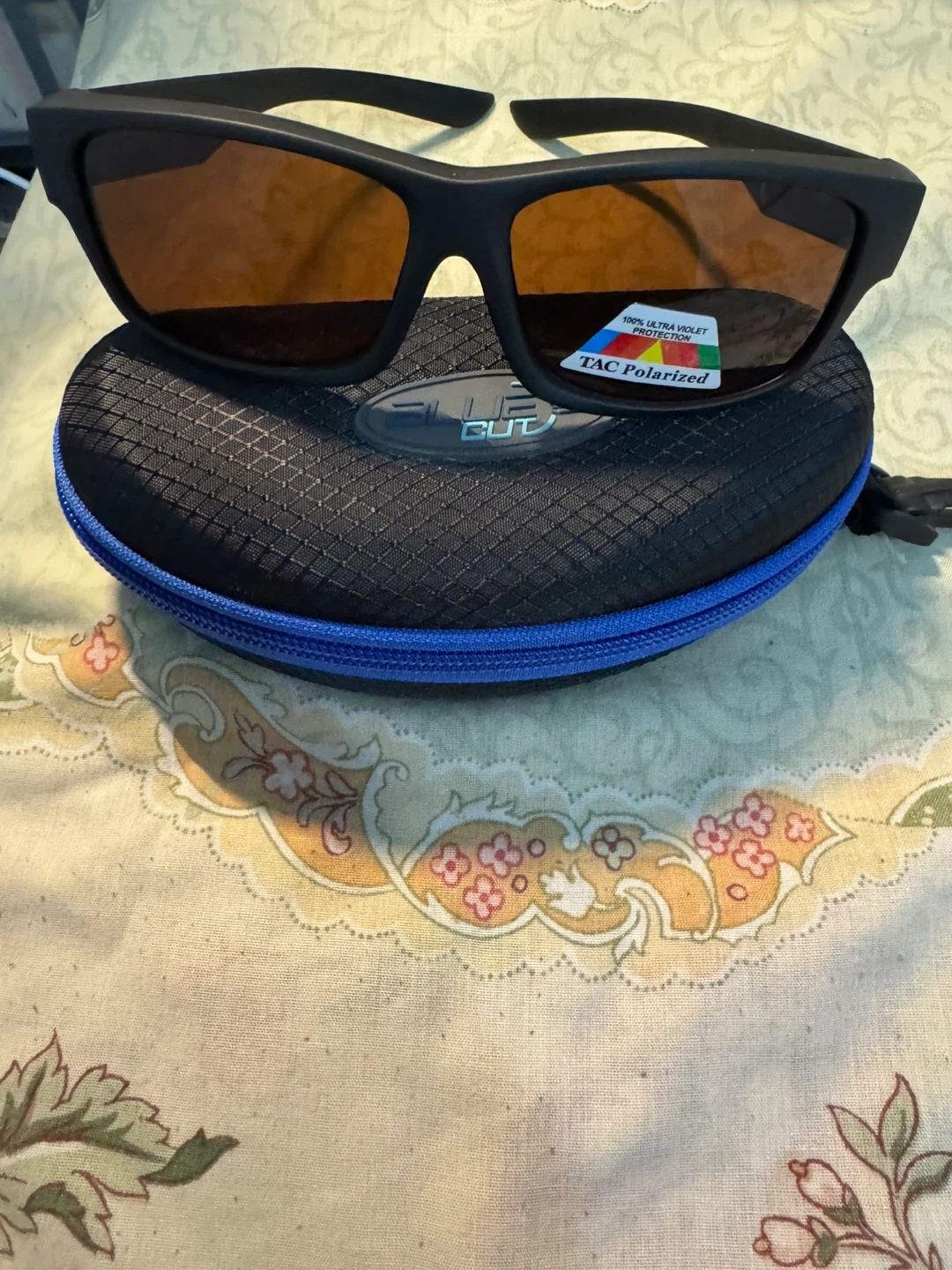 Blue Cut Sunglasses with Case - Polarized - photo 4