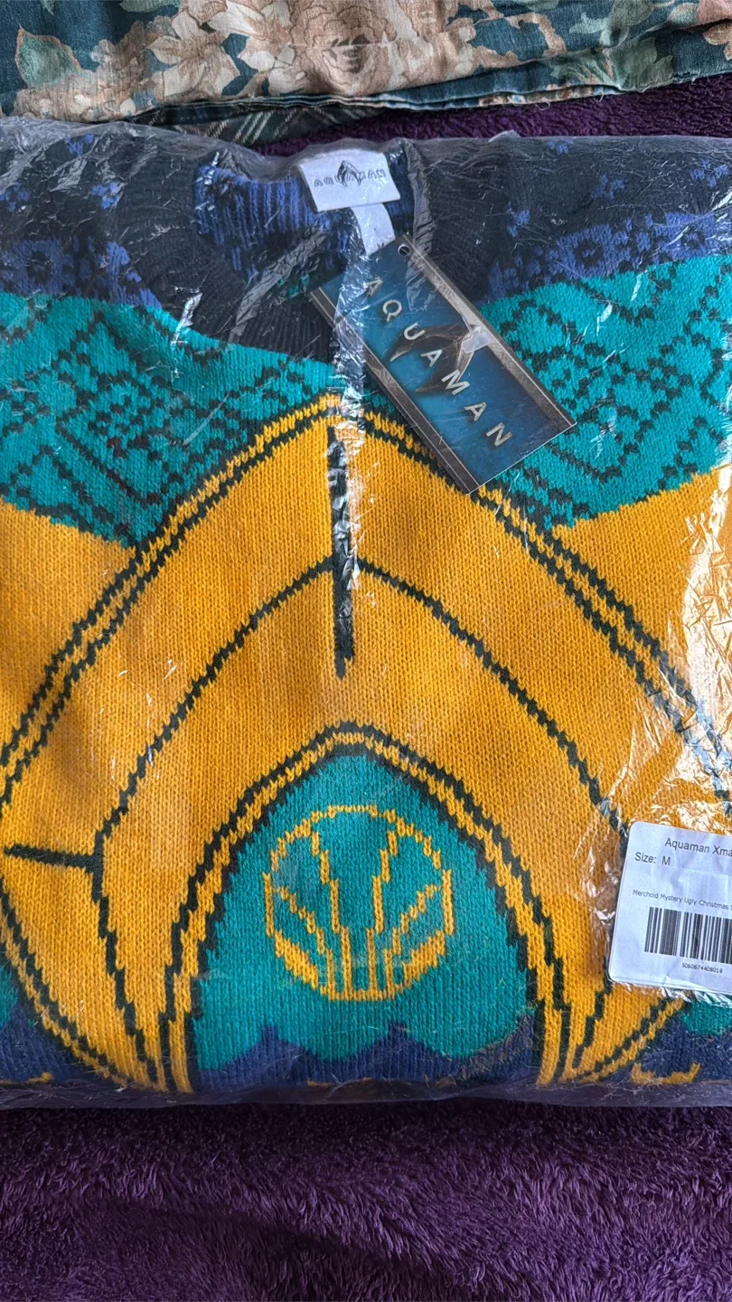Aquaman Xmas jumper official size medium brand new