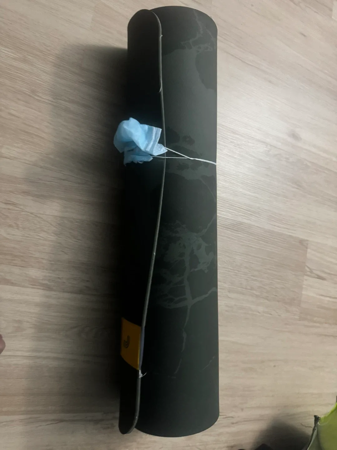 Moving out - Jade Yoga Mat - Black