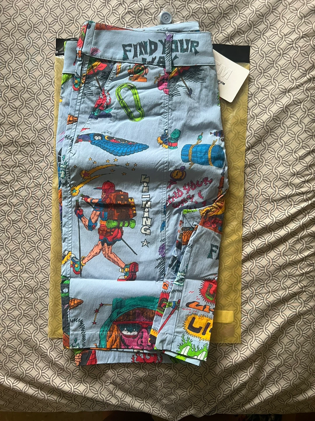 SIZE S Chinatown Market “Find Your Way” Shorts - photo 4