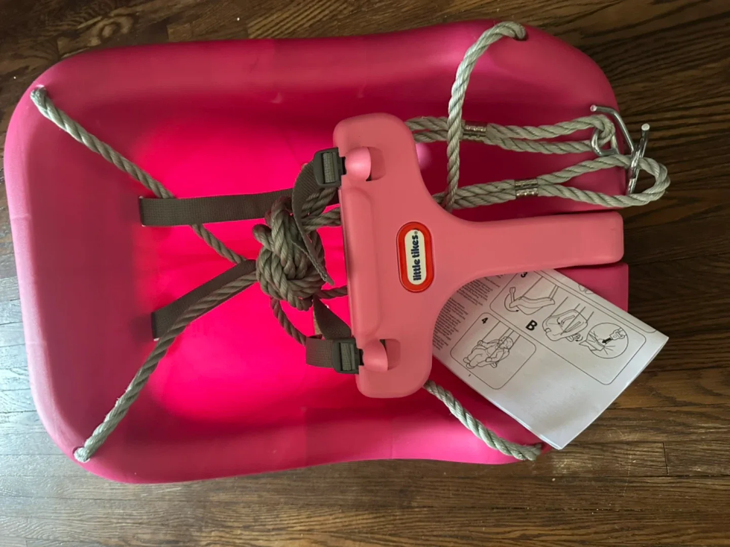 Little Tikes Snug 'n Secure Swing - Pink