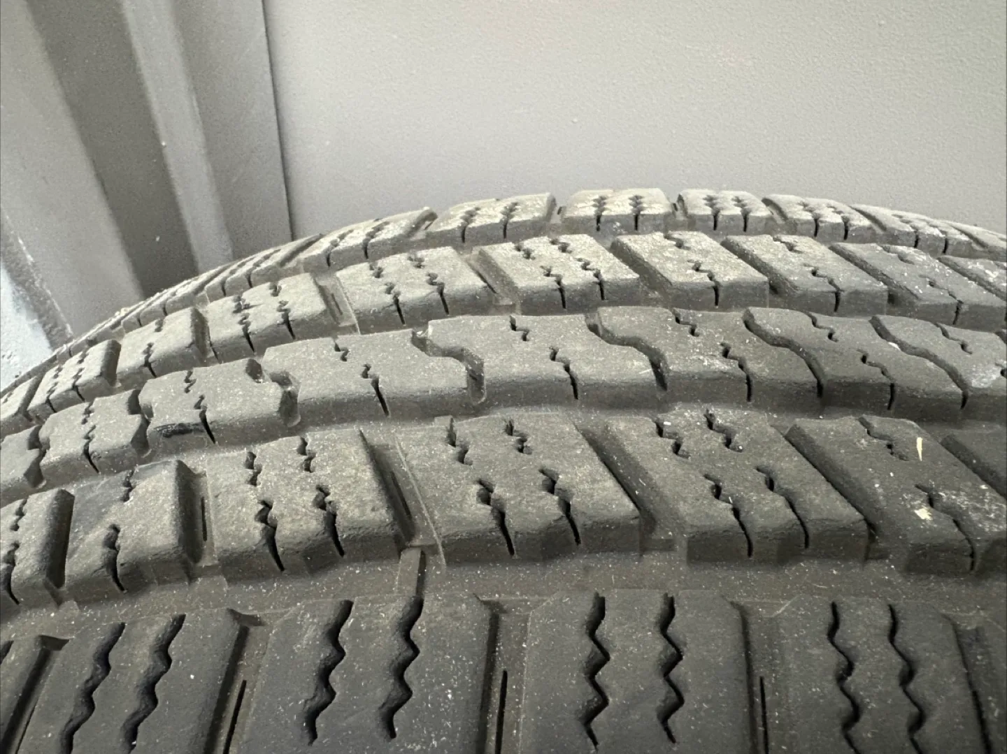 Goodyear Wrangler SR-A P275/60R20 Tires