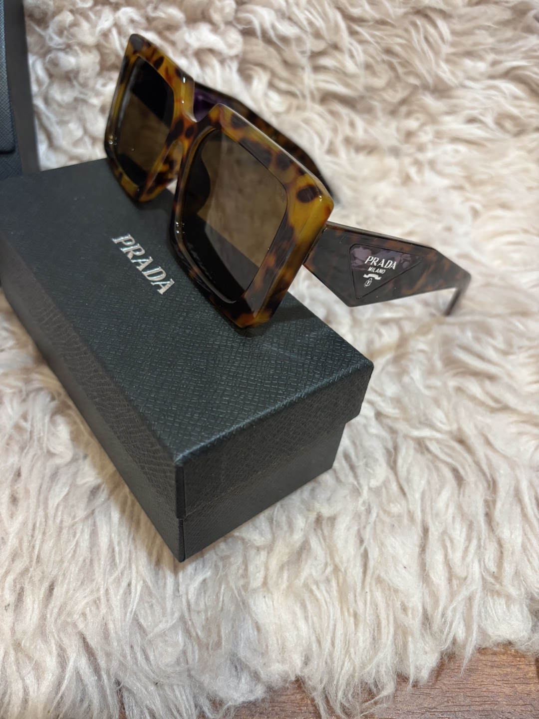 Prada Sunglasses Tortoise Shell - With Box - photo 3