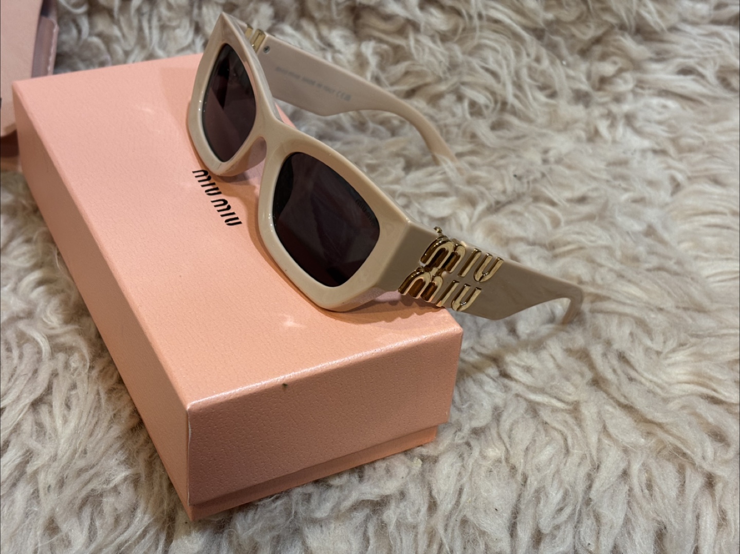 Miu Miu Sunglasses with Case - photo 3