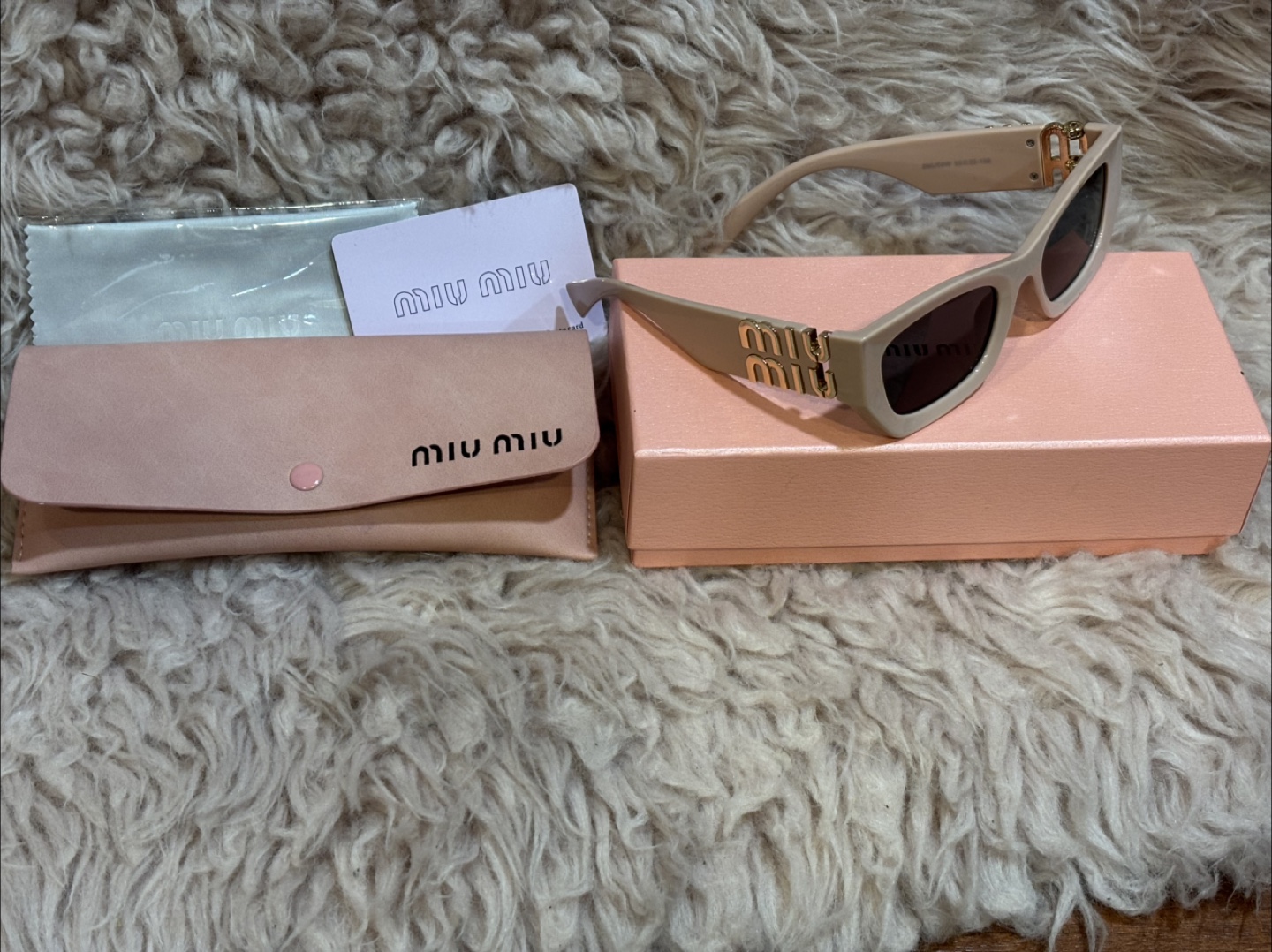 Miu Miu Sunglasses with Case - photo 5