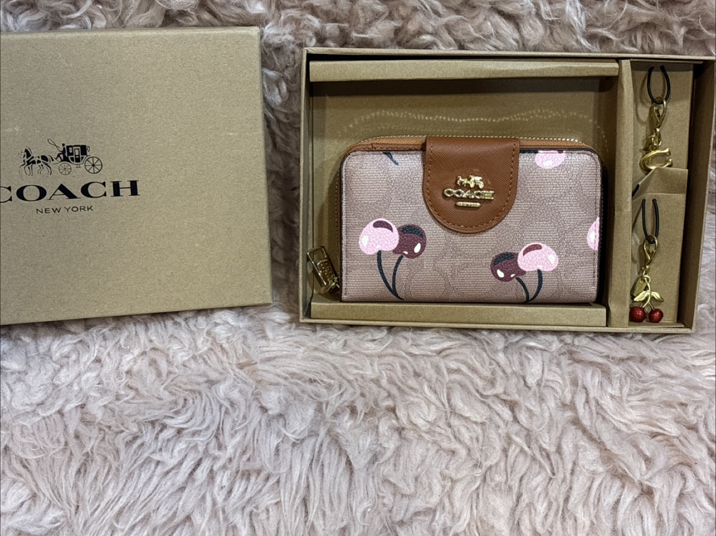 Coach Cherry Print Wallet Set - New in Box! - photo 2