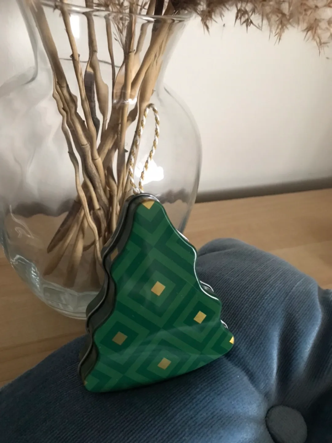 David’s Tea Christmas Tea in lovely 🎄Tree Tin Ornament