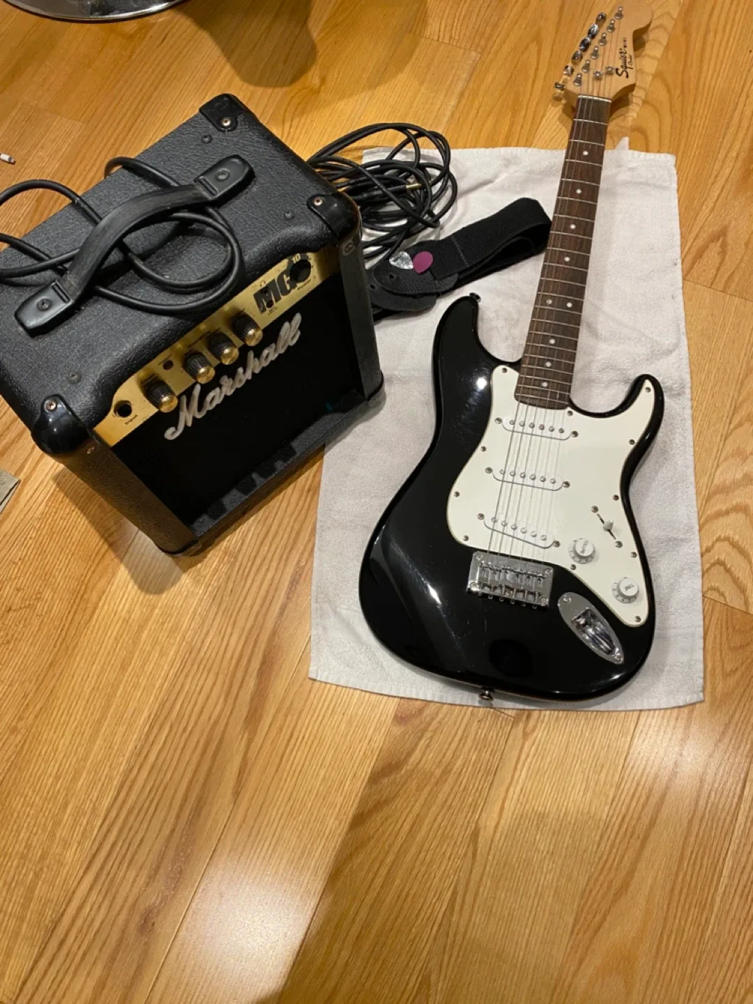 Squier Mini Electric Guitar & Marshall MG10 Amp