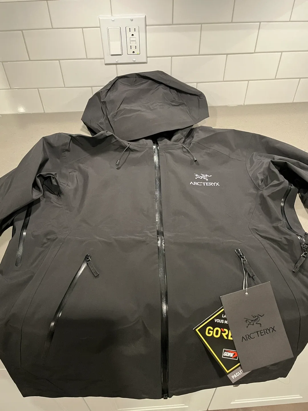 Arc'teryx Gore-Tex Paclite Jacket - L