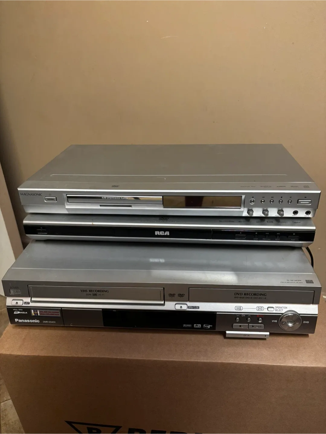 Magnavox DVD Player & Panasonic DMR-ES40V VHS/DVD Recorder