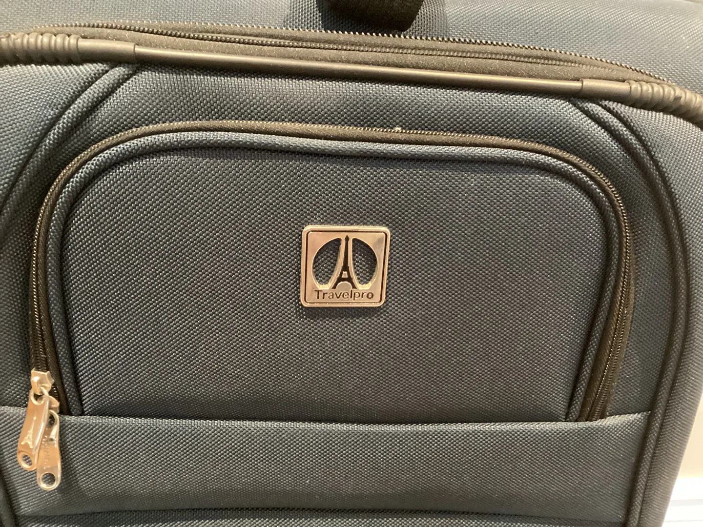 GREAT 25” TALL SPINNER WHEELED SUITCASE (READ FULL DESCRIPTION) image indicator(6)