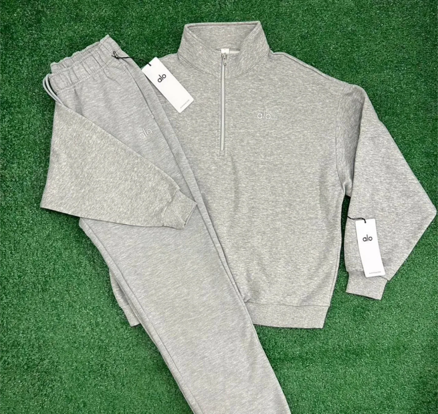 Alo Yoga Heather Grey Quarter-Zip Sweatsuit Set