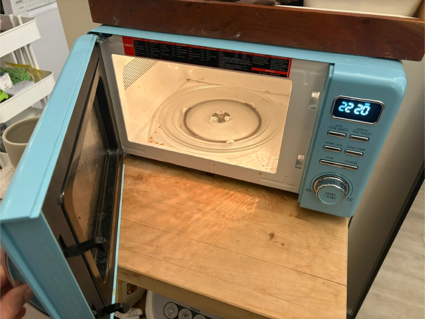 Galanz Retro Countertop Microwave - Light Blue - photo 2
