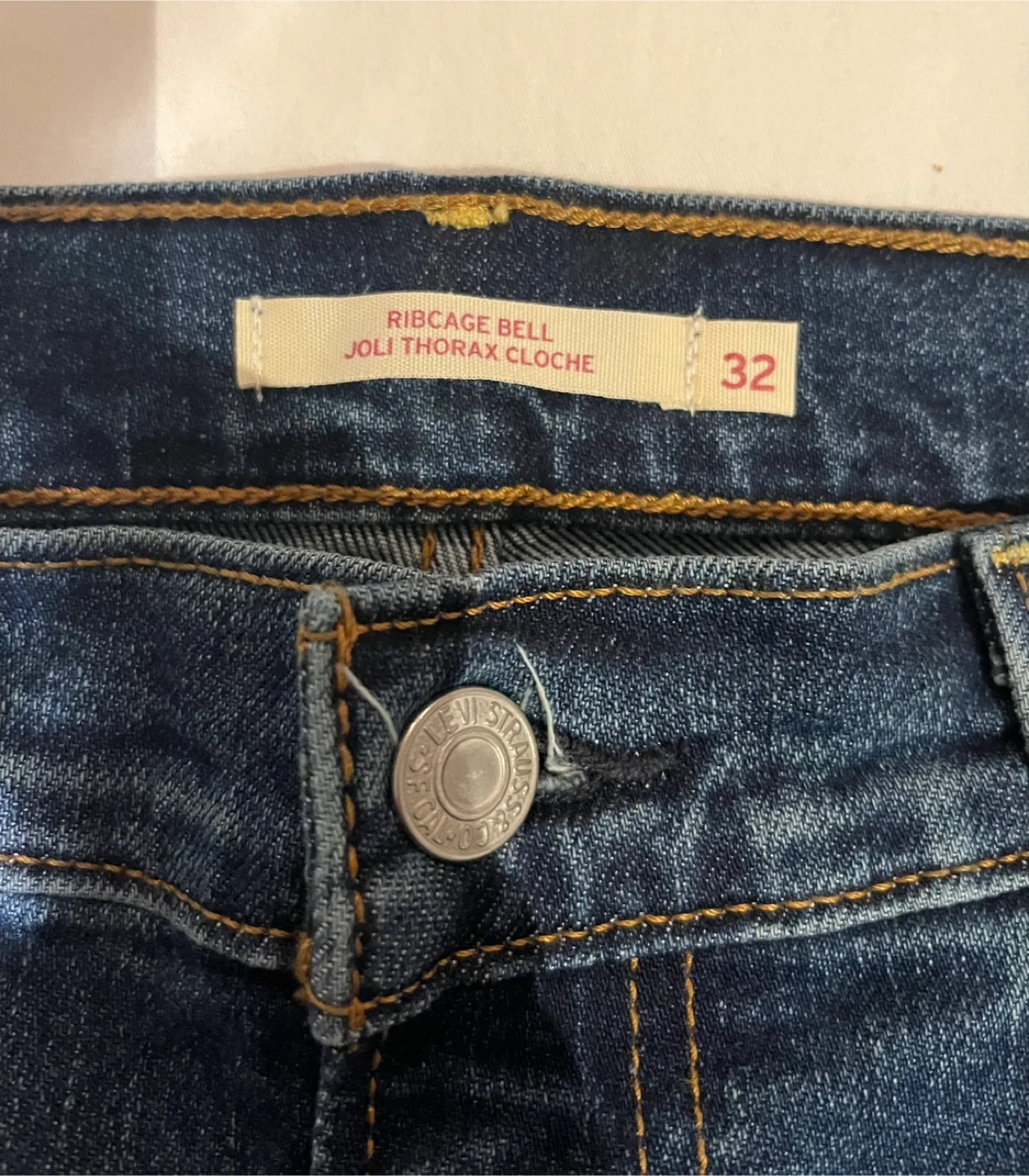 Levi's Ribcage Bell Bottom Jeans - Size 32