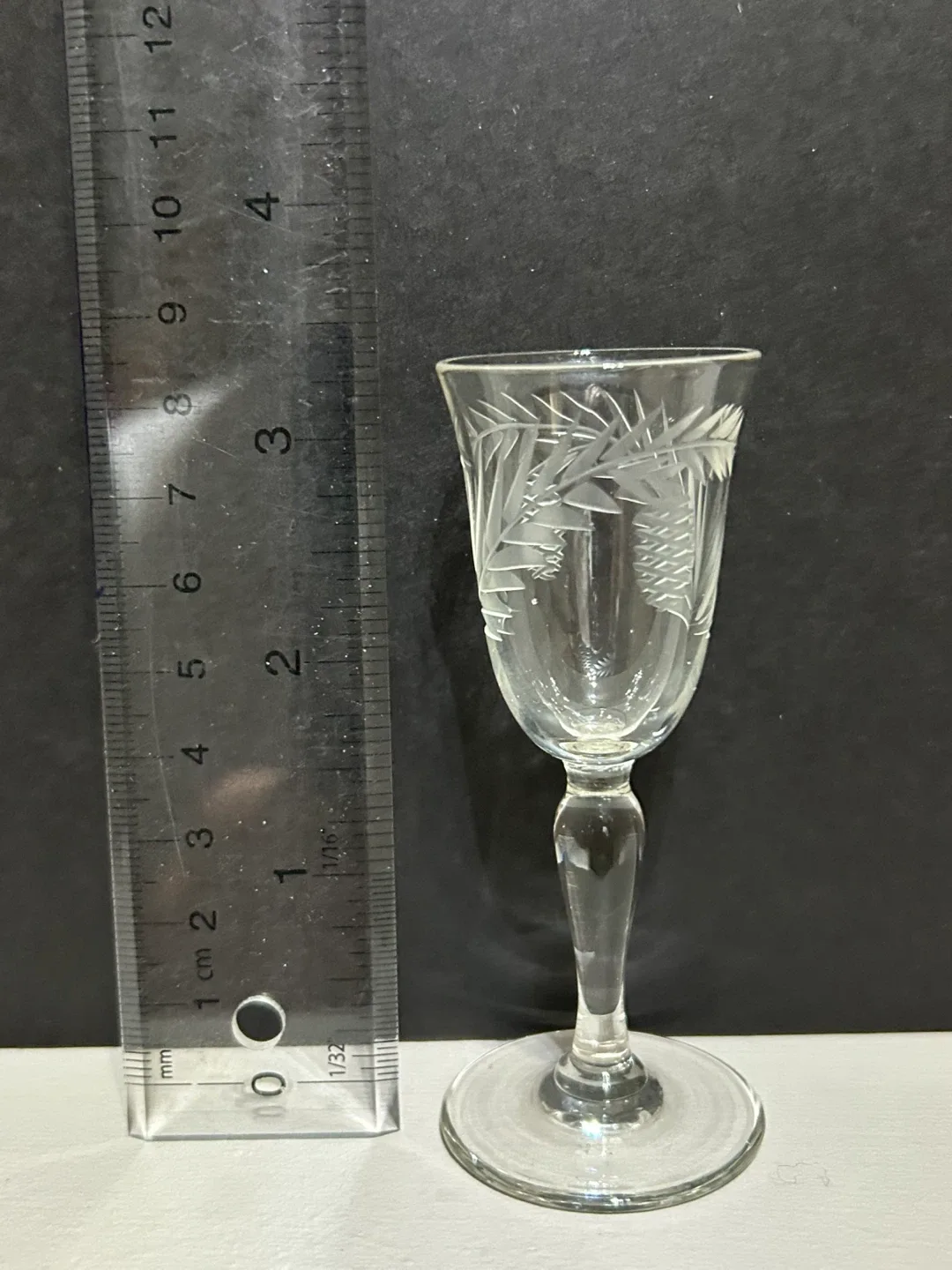 Vintage Etched Crystal shot Glass image indicator(2)
