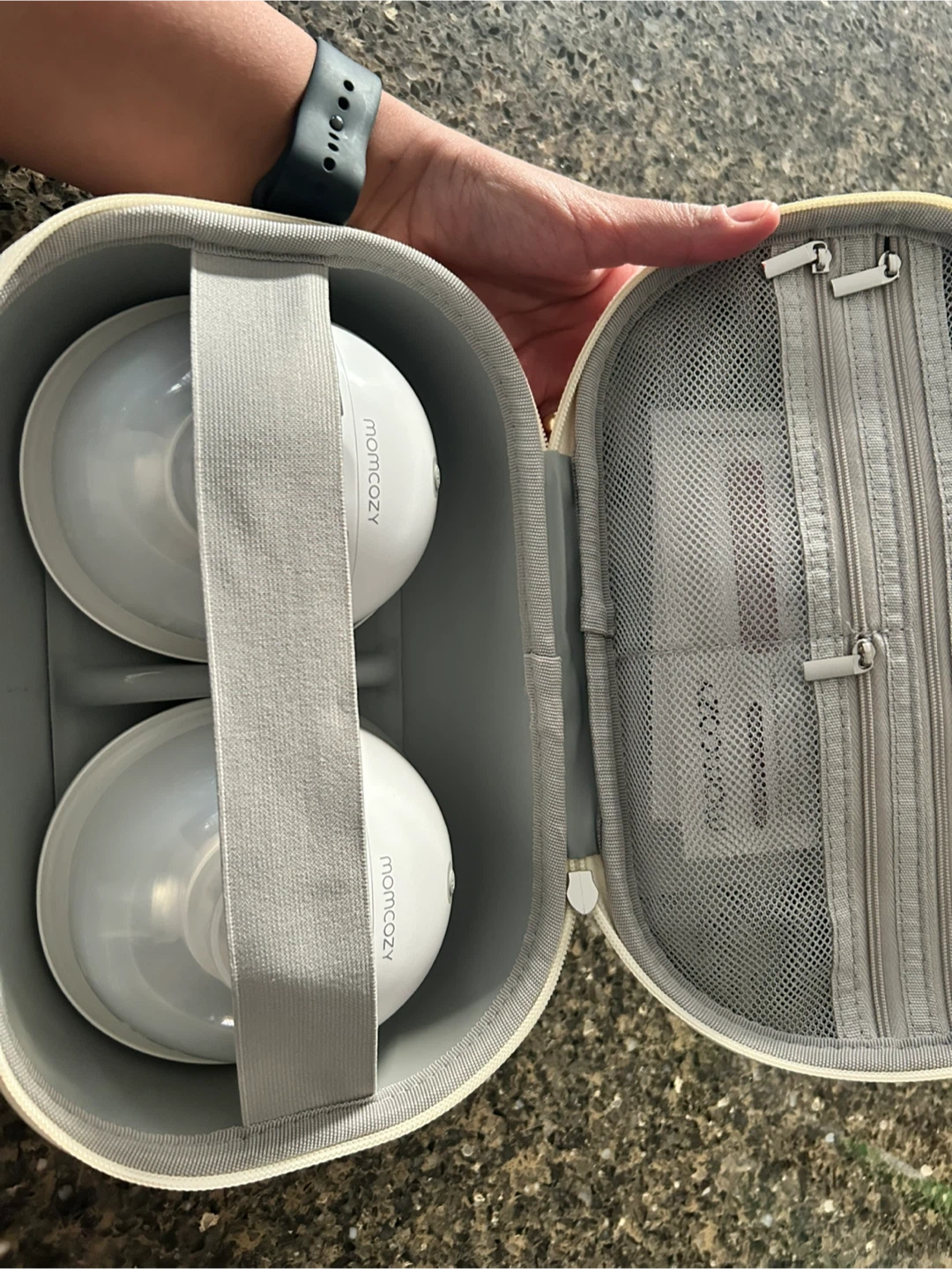 Momcozy M5 . Like New! - photo 3