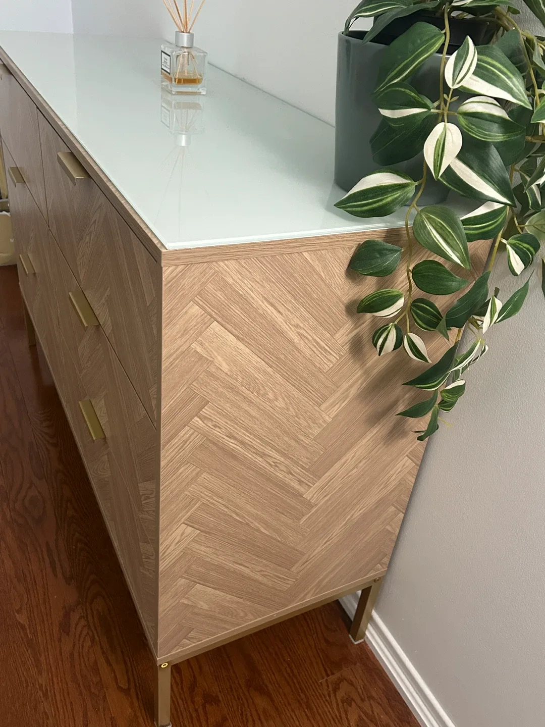 6 drawer dresser in light oak/gold image indicator(5)