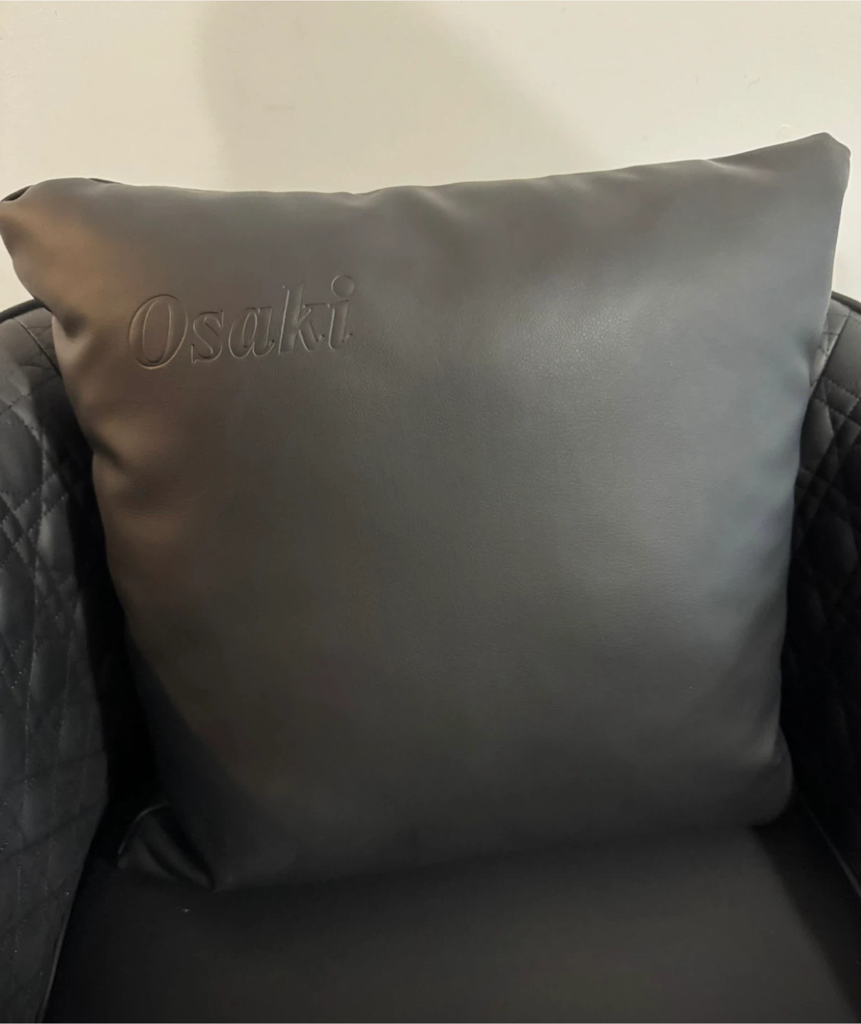 Osaki Black Leather Accent Chair - photo 3
