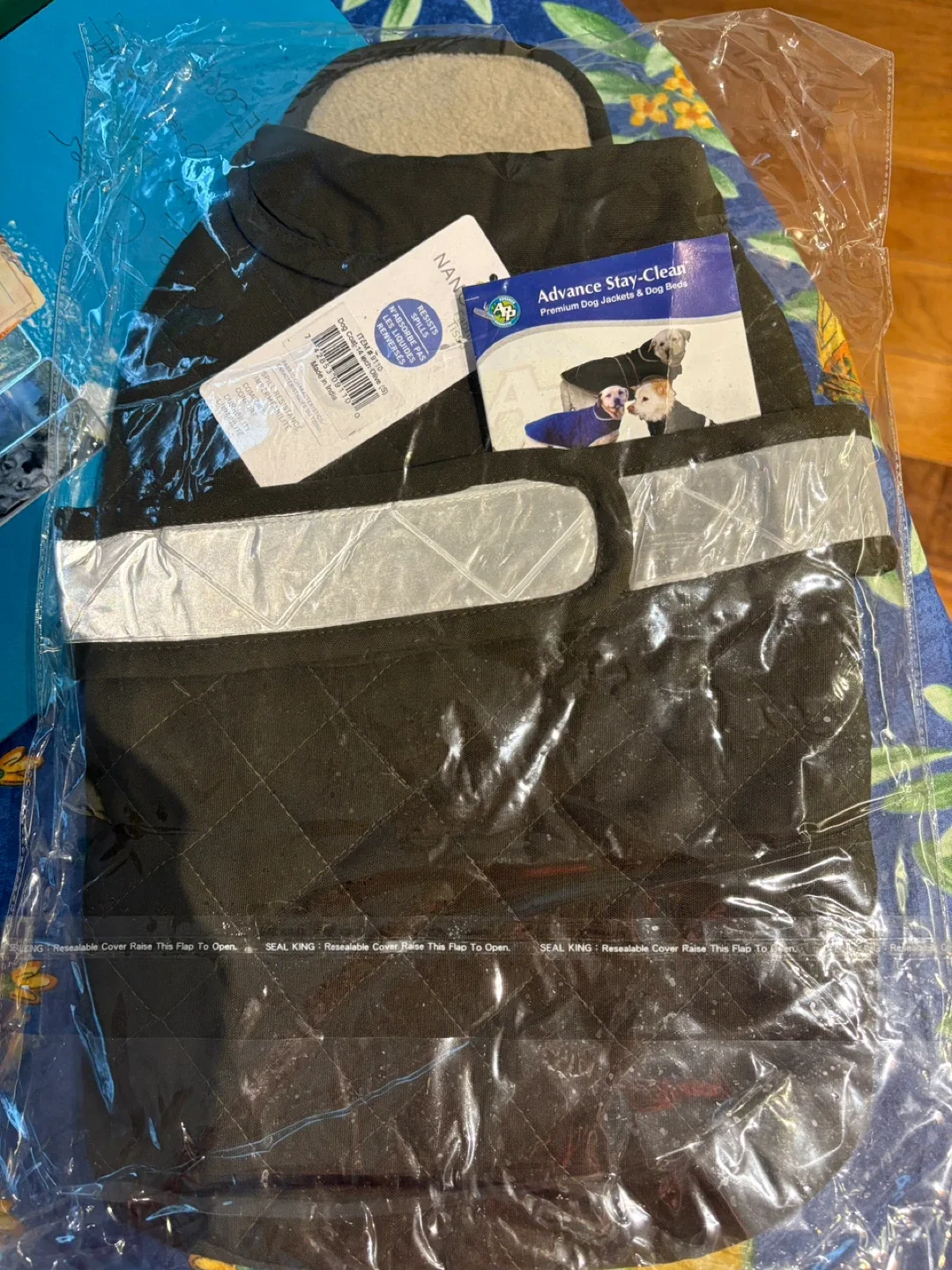 New NANA Stay-Clean Dog Jacket Size 18(Red) image indicator(2)