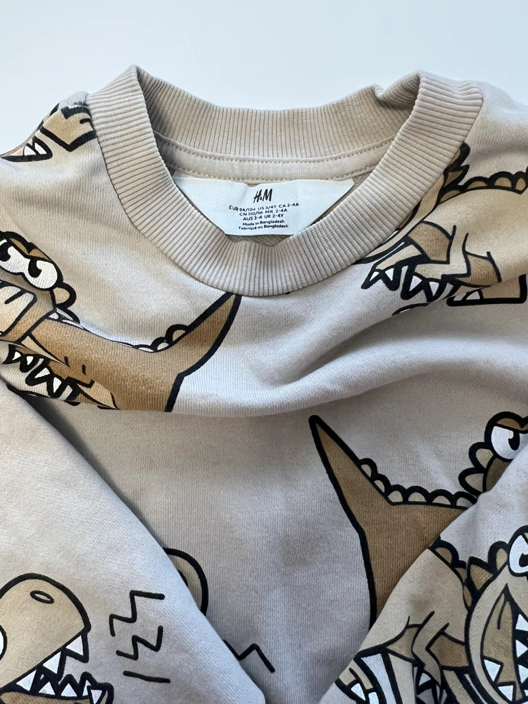Sweater Size 4Y - photo 3